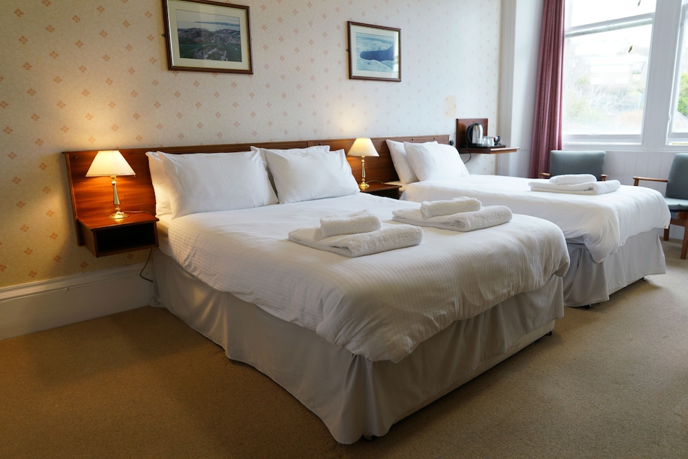 Deluxe Triple Room - Photo 9