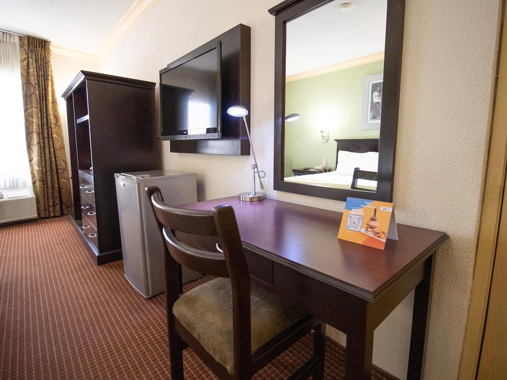 Standard Single Room, 1 King Bed - Photo 2