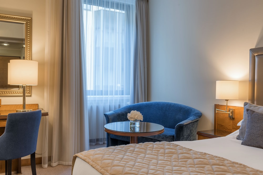 Deluxe Room, Courtyard View photo 1