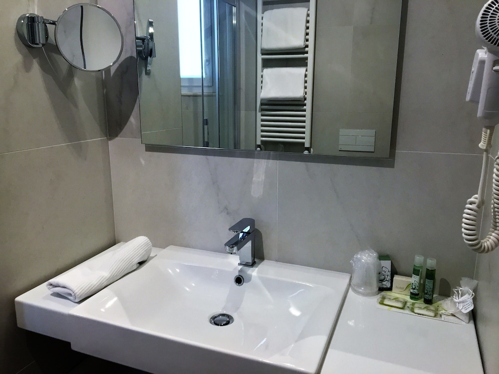 Suite - Photo 7