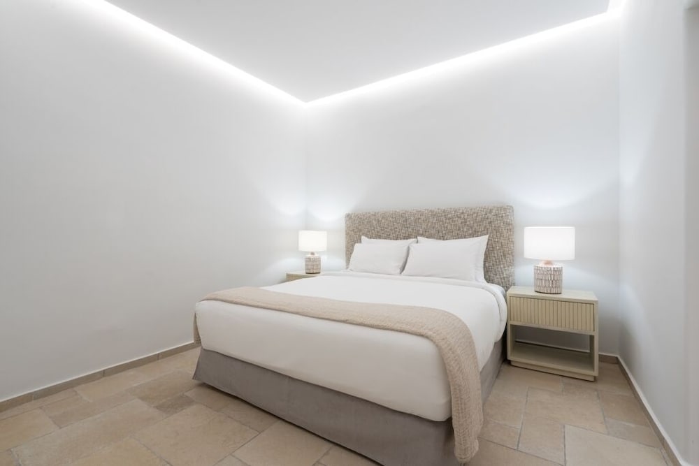 Signature Room, Pool View
