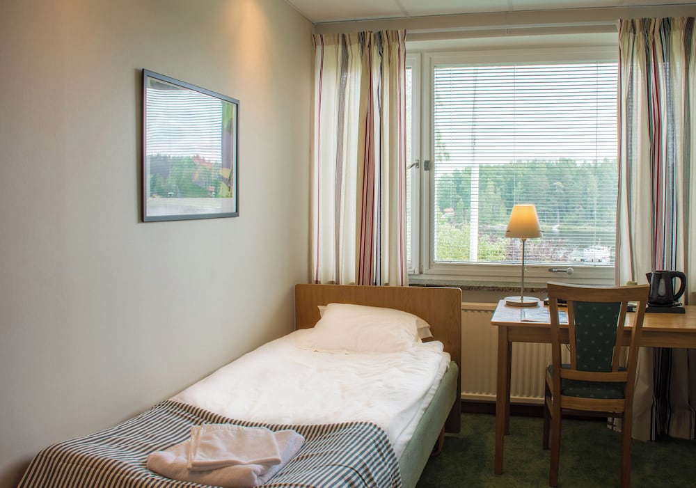 Economy Single Room (shared bathroom)