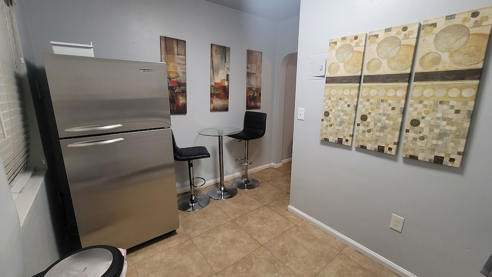 Deluxe Studio Suite photo 2