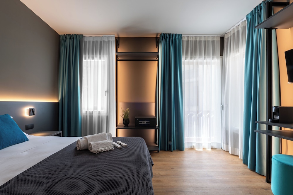 Deluxe Room, Non Smoking, City View