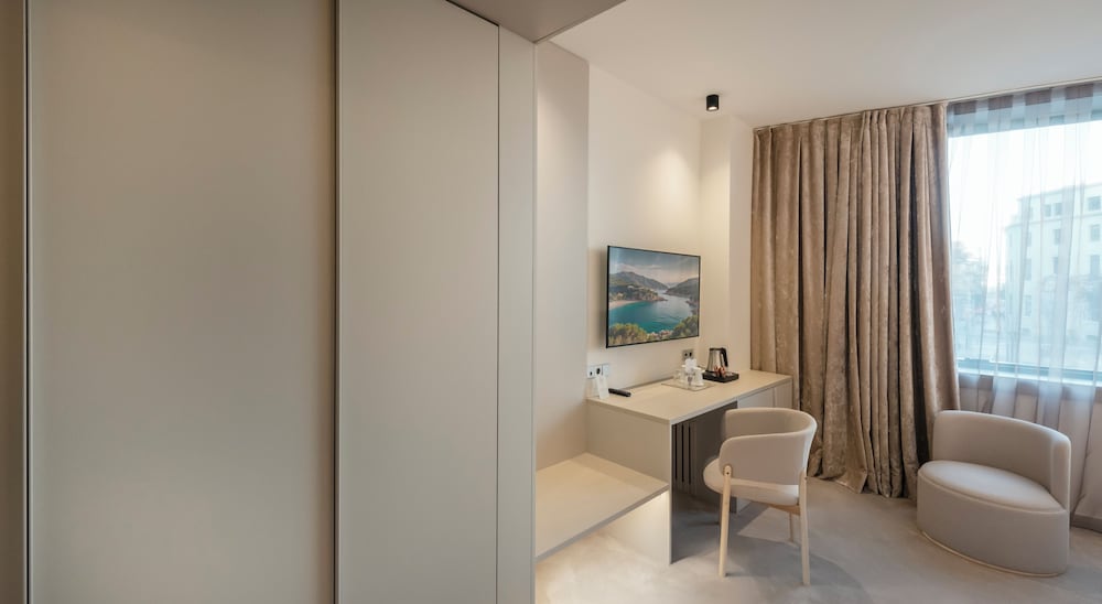 Business Twin Room - Photo 2