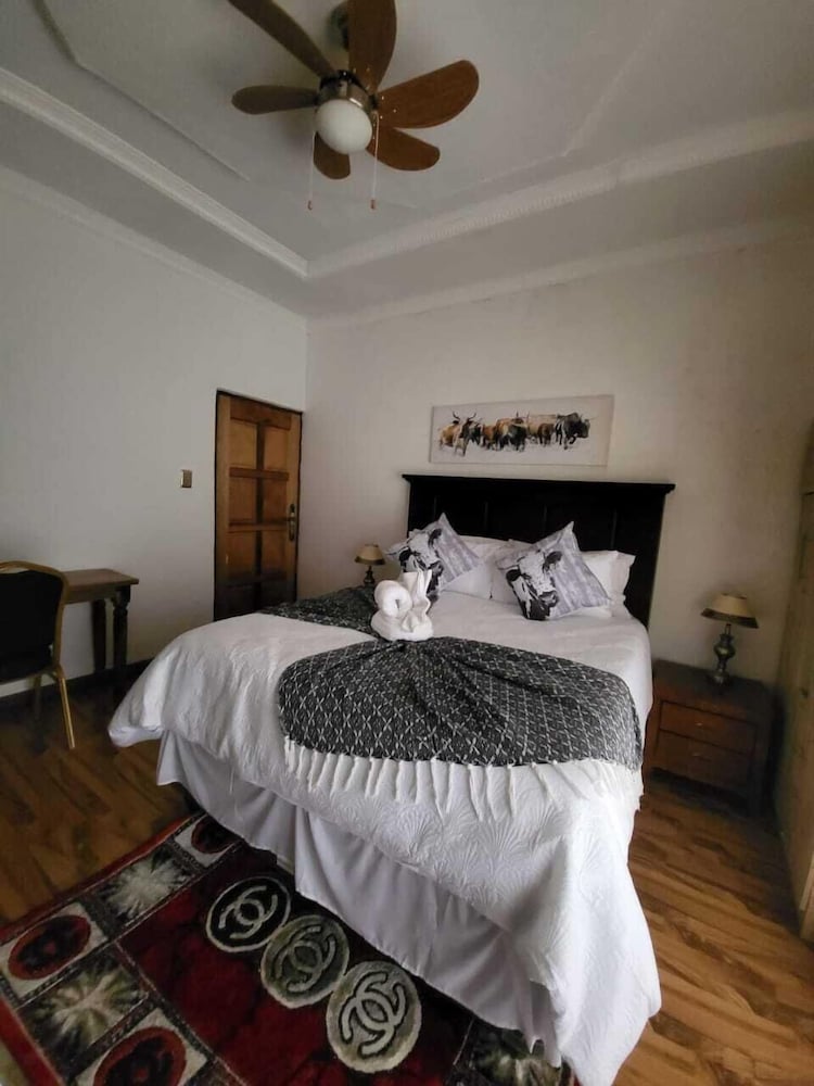 Comfort Suite, City View