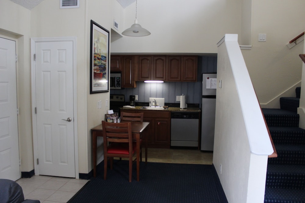 Doral Inn & Suites Miami Airport West — photo 77