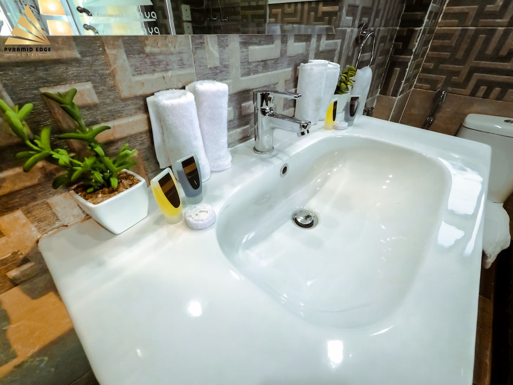 Deluxe Triple Room, Balcony (Pyramid view) - Photo 8
