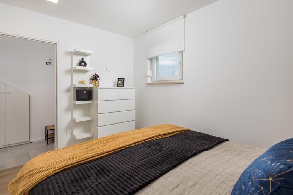 Apartment Bako 1