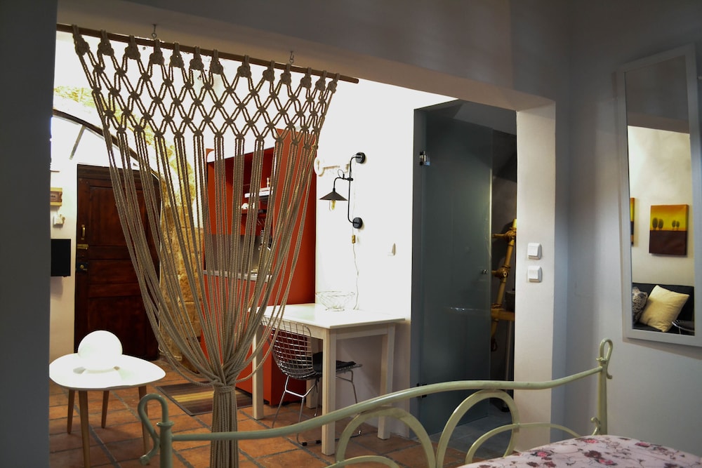 Studio, Ground Floor - Photo 3