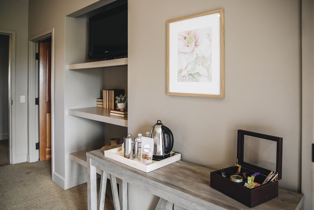 Suite 4 photo 2