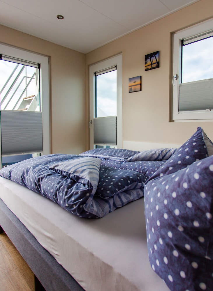 Houseboat #14 photo 1