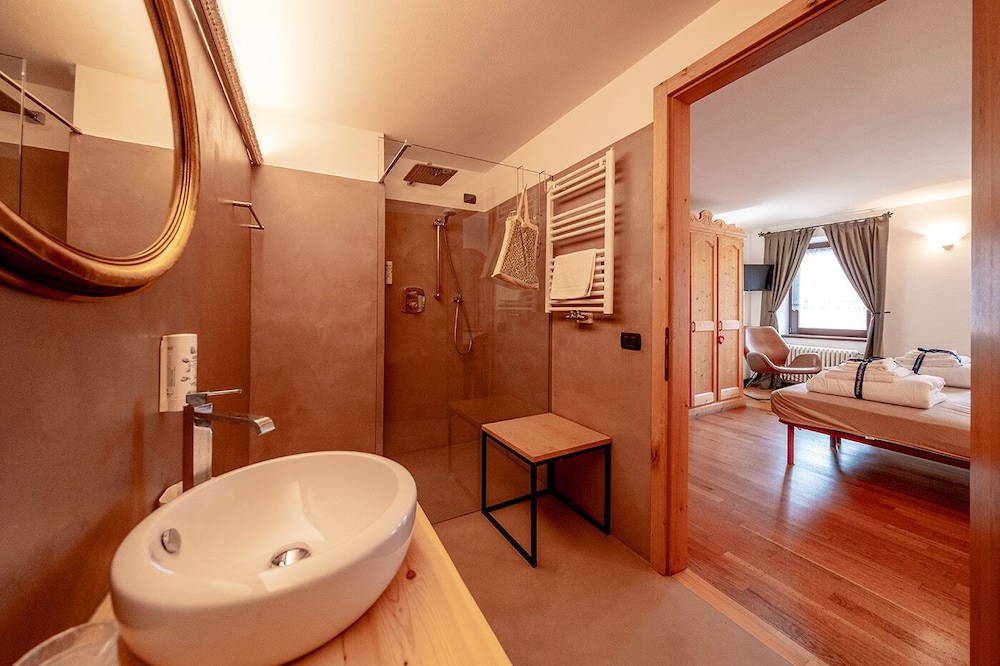 Double Room - Photo 5