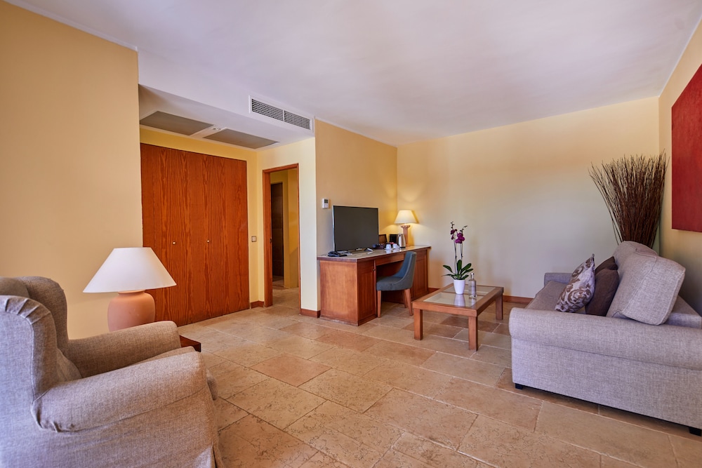 Gran Suite con Acceso Directo a la Piscina Gran Suite con Acceso Directo a la Piscina