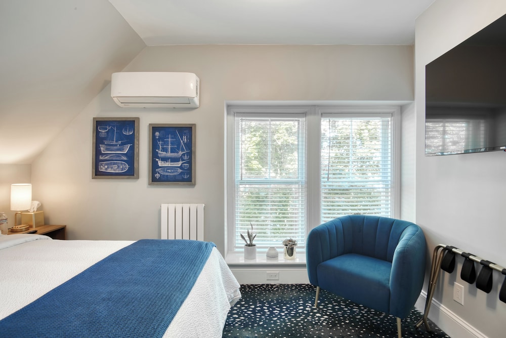 Suite #6 photo 2