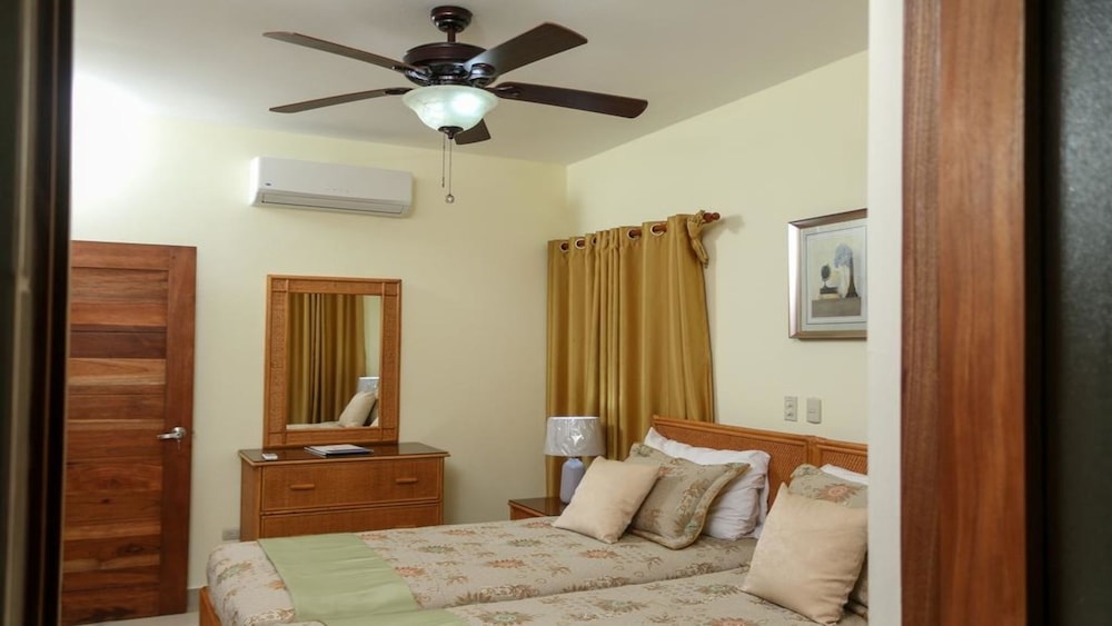 Deluxe Condo, 2 Bedrooms, Patio, Garden View photo 3