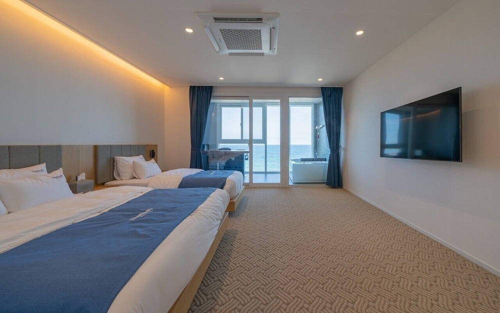 Deluxe Room (Pets are not allowed) - Photo 1