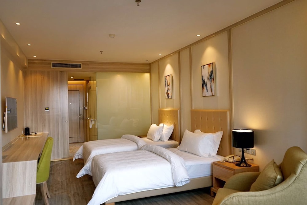 Twin Room (Super Sassy)