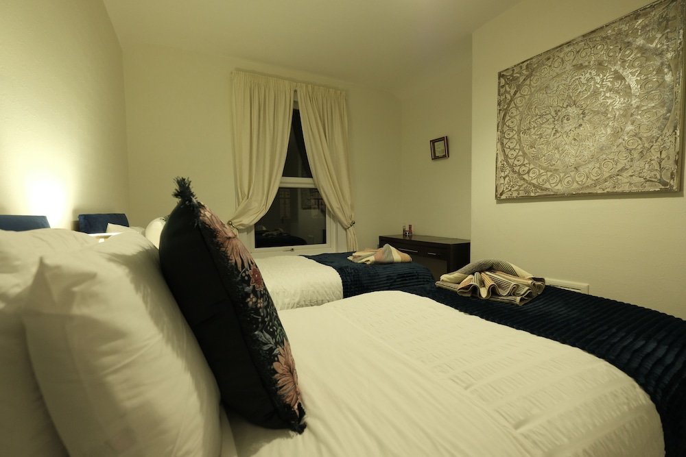 Apartment photo 2