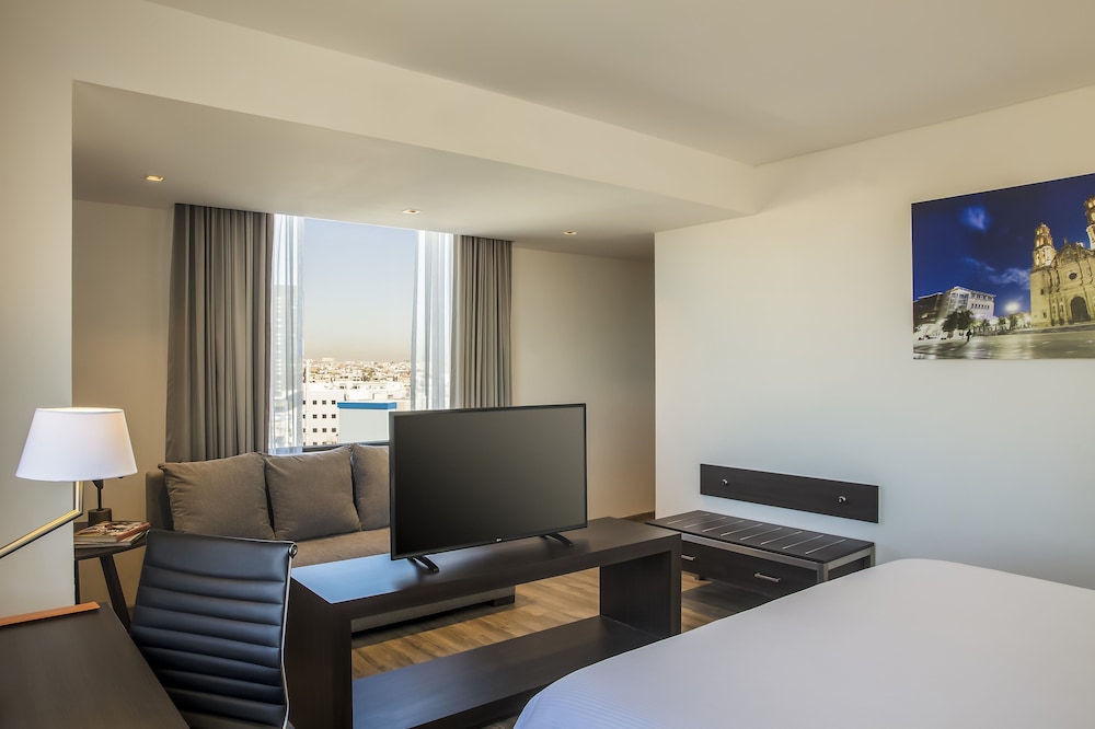 Junior Suite, 1 King Bed