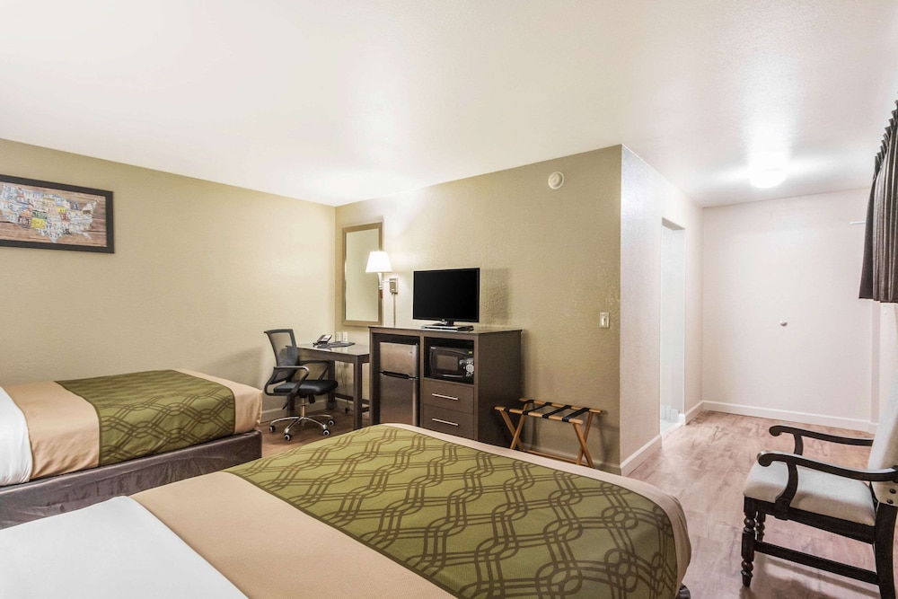 Business Double Room, 2 Double Beds, Non Smoking - Photo 2