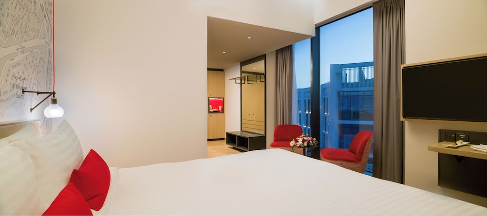 Deluxe Suite - Photo 1