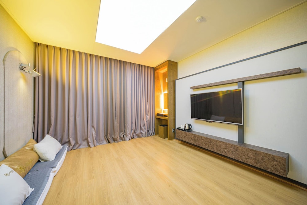 Korean Style Room (Ondol), City View photo 3