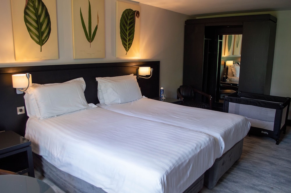Twin Room - Photo 3