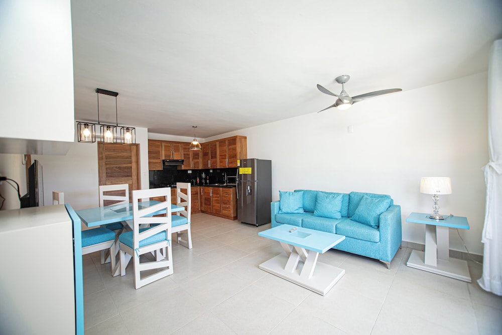 Grand Apartment, Beach View photo 3