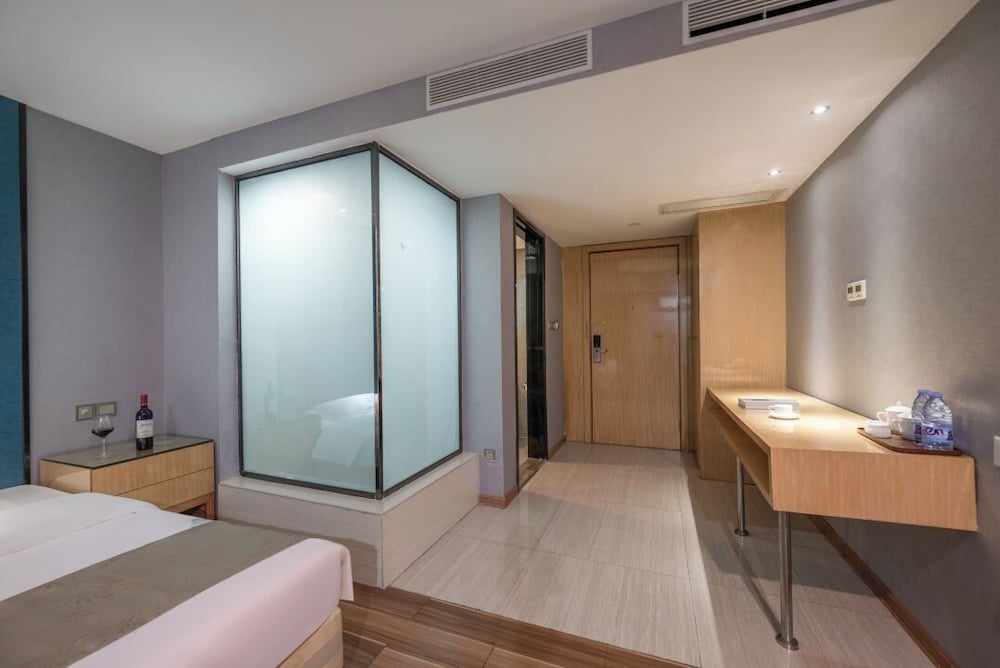 Comfort Twin Room, City View photo 3