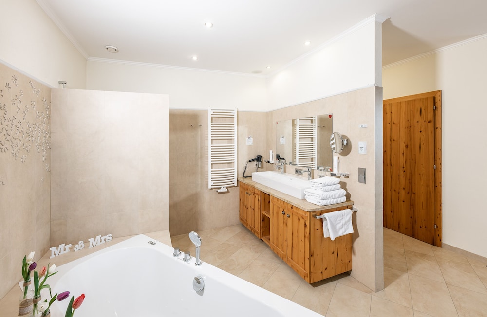 Comfort Suite, Ensuite - Photo 5