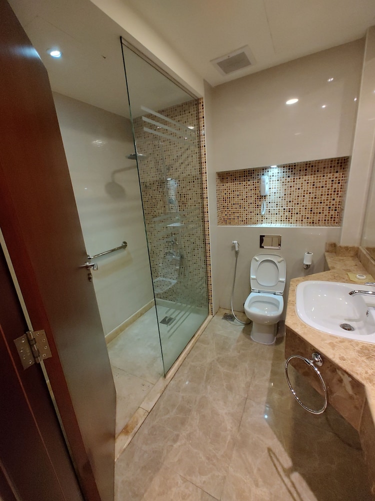 Superior Suite, 1 Bedroom - Photo 6