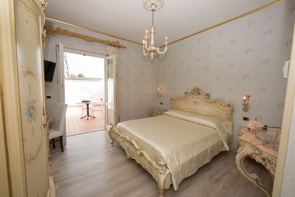 Deluxe Double or Twin Room photo 1