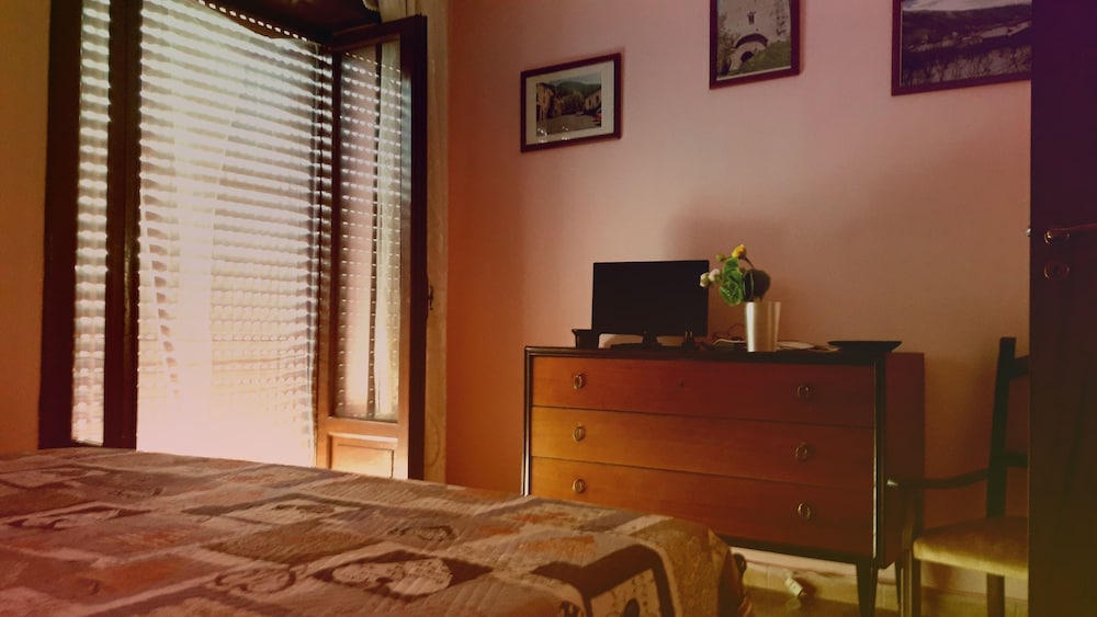 Basic House, 2 Bedrooms, Kitchen photo 1