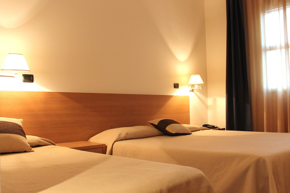 Standard Triple Room, Garden View