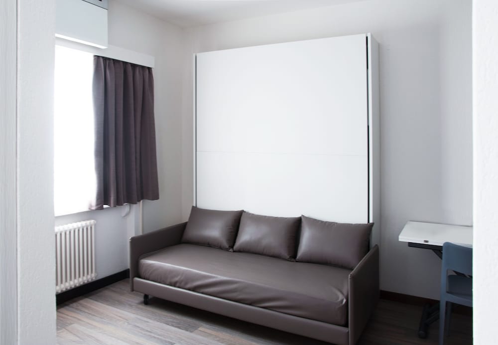 Studio, 2 Bedrooms - Photo 3
