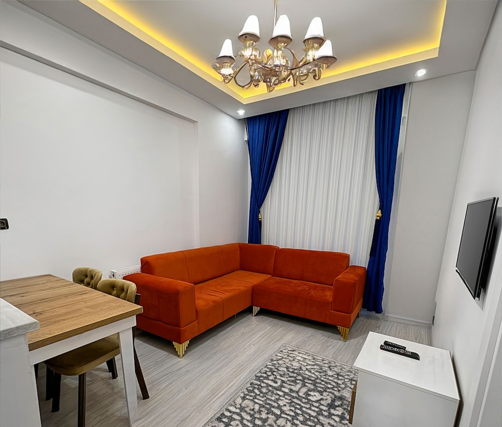 Deluxe Suite, City View