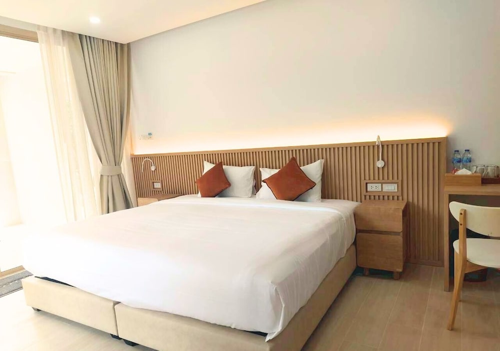 Executive Room, 1 Bedroom, Pool View