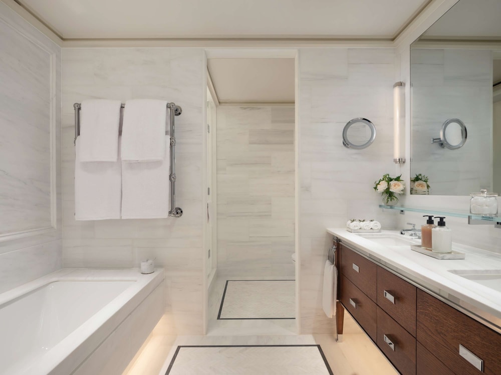 Suite (Westminister)