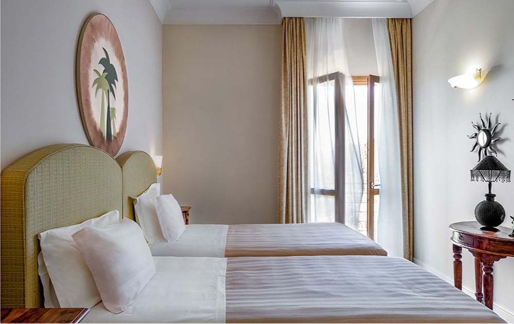 Classic Twin Room, Park View - Photo 1