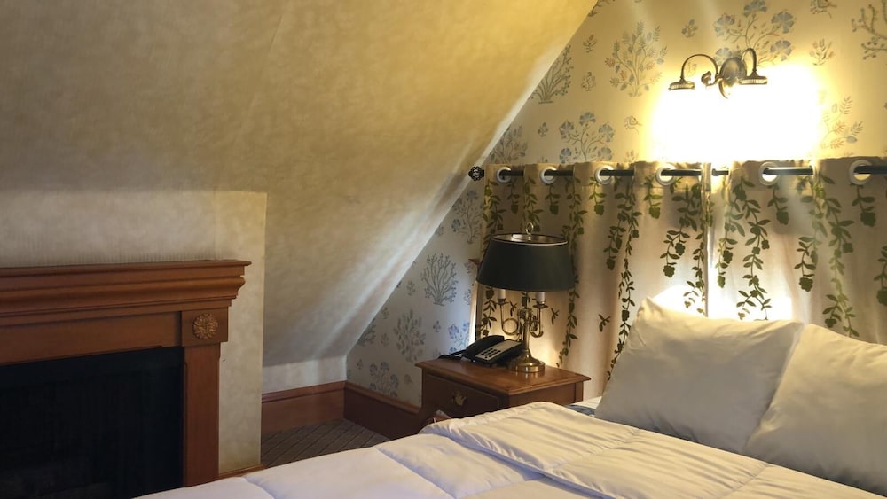 Standard Room, 1 Queen Bed - Photo 2