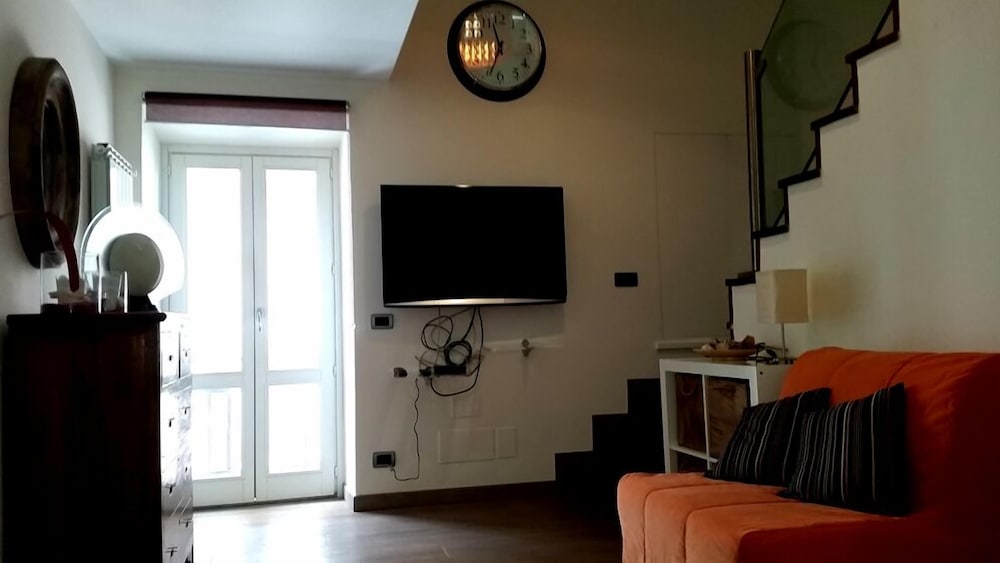 Penthouse, 2 Bedrooms, Terrace, Lake View - Photo 16