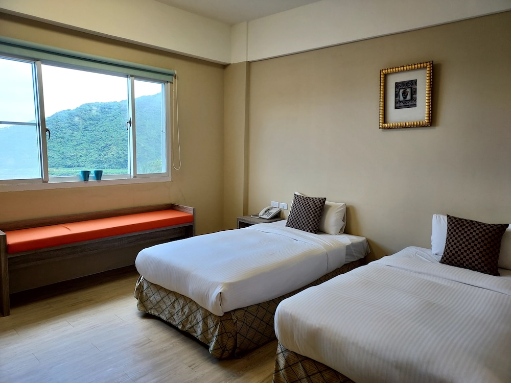 Basic Twin Room photo 2