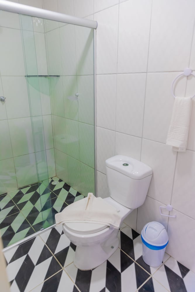 Economy Triple Room - Photo 5