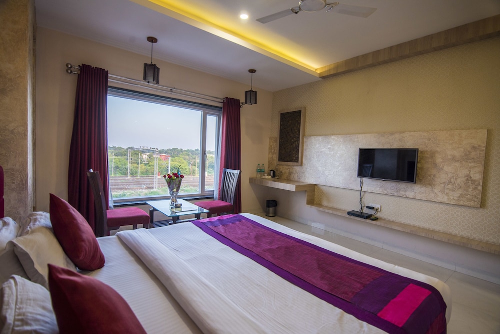Deluxe Double or Twin Room photo 3