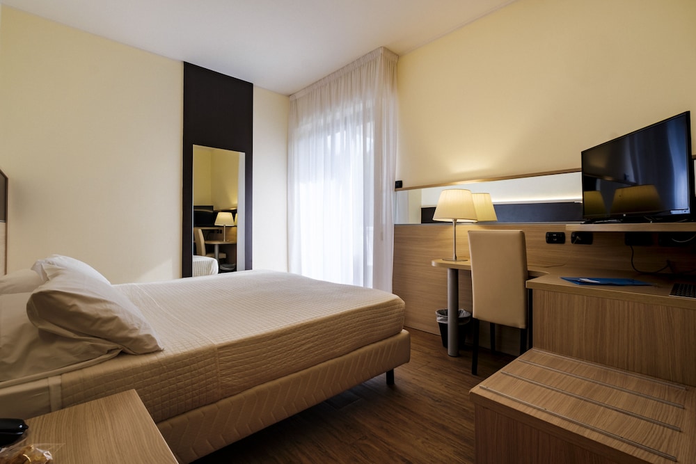 Quadruple Room - Photo 2