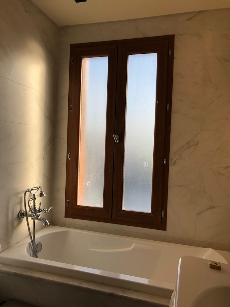 Deluxe Double or Twin Room, 1 Bedroom, Sea View photo 2