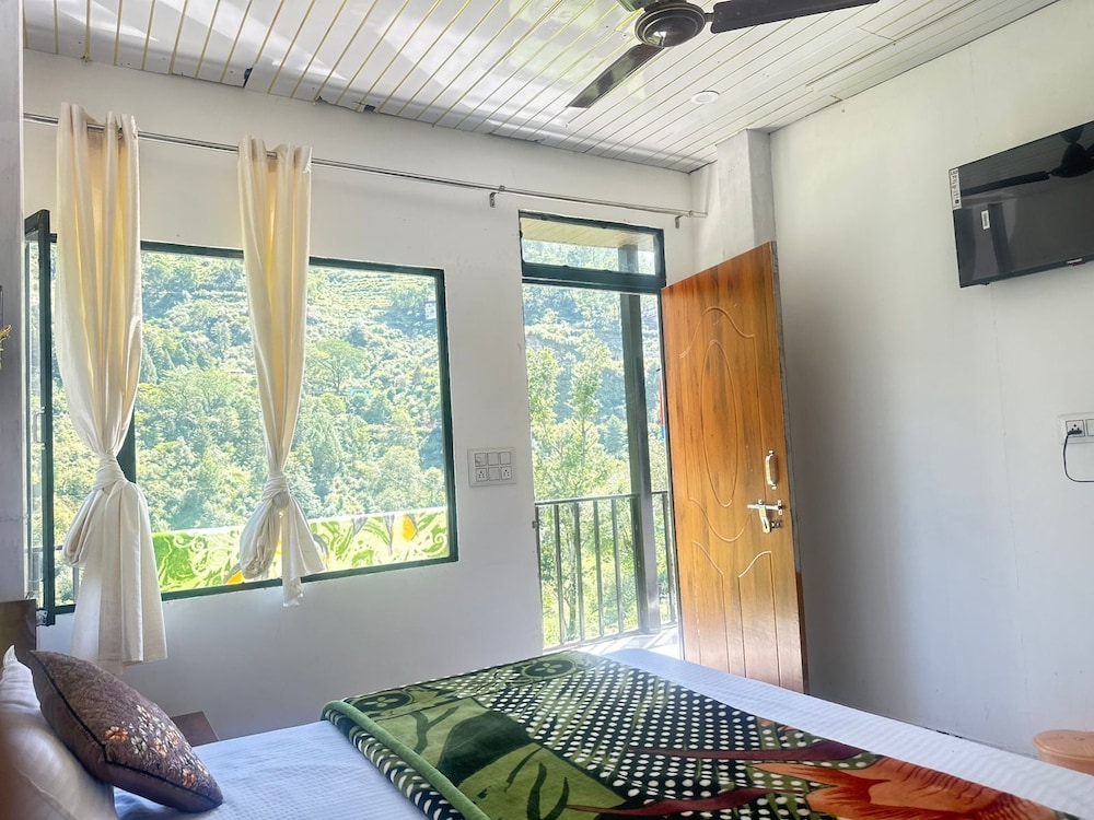 Deluxe Double Room, Balcony, Mountain View photo 2