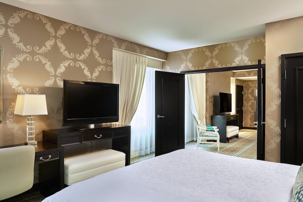 Suite, 1 King Bed