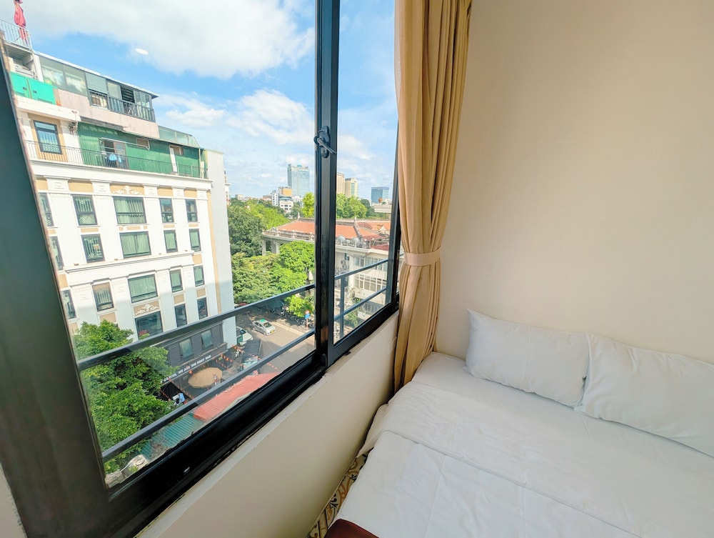 Deluxe Double Room, City View photo 3